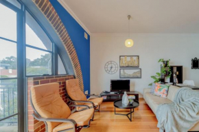 Spacious New York-Style Loft with Balcony